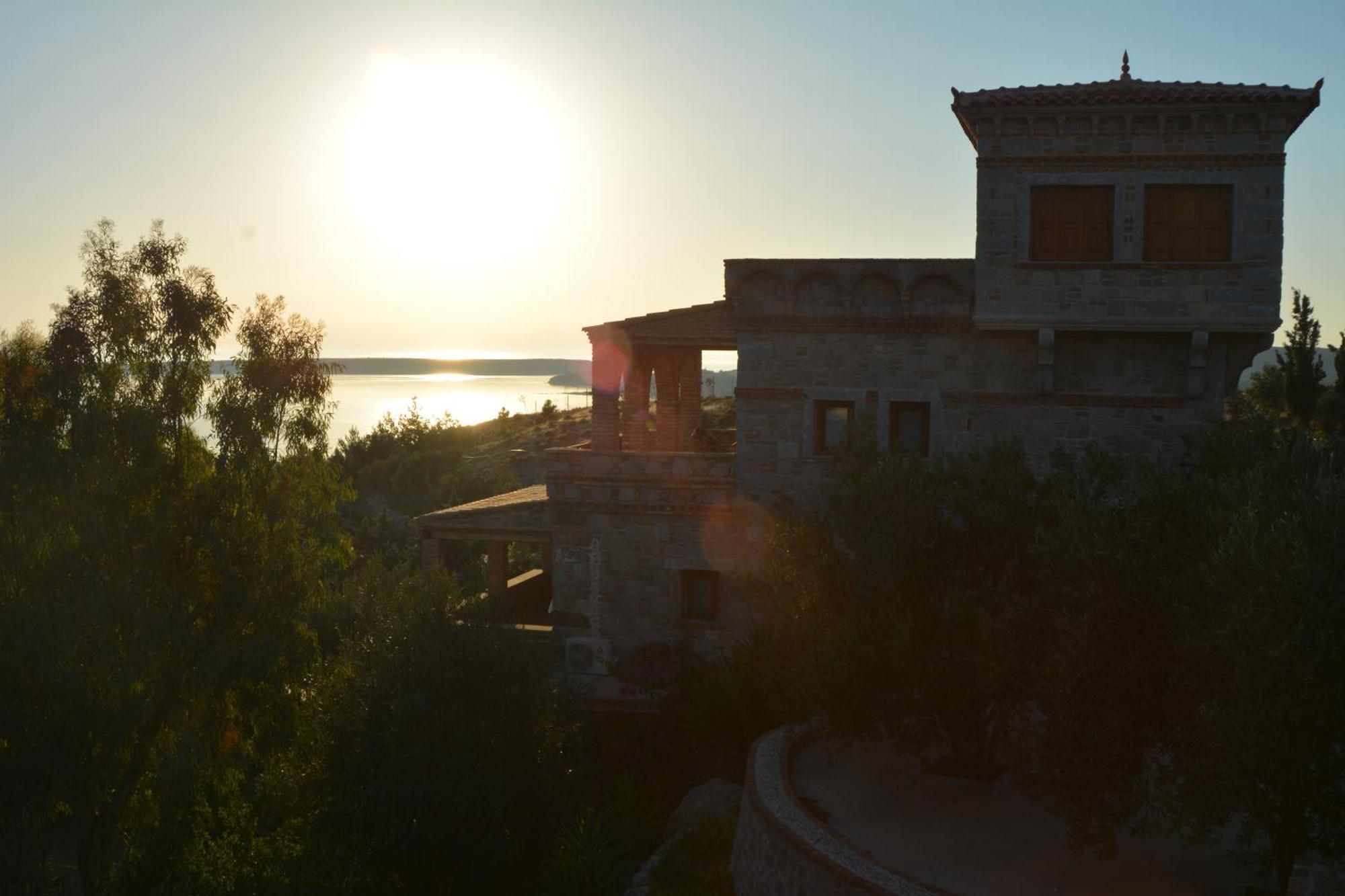 Lesvos Tower House Komninos Sigrion Bagian luar foto