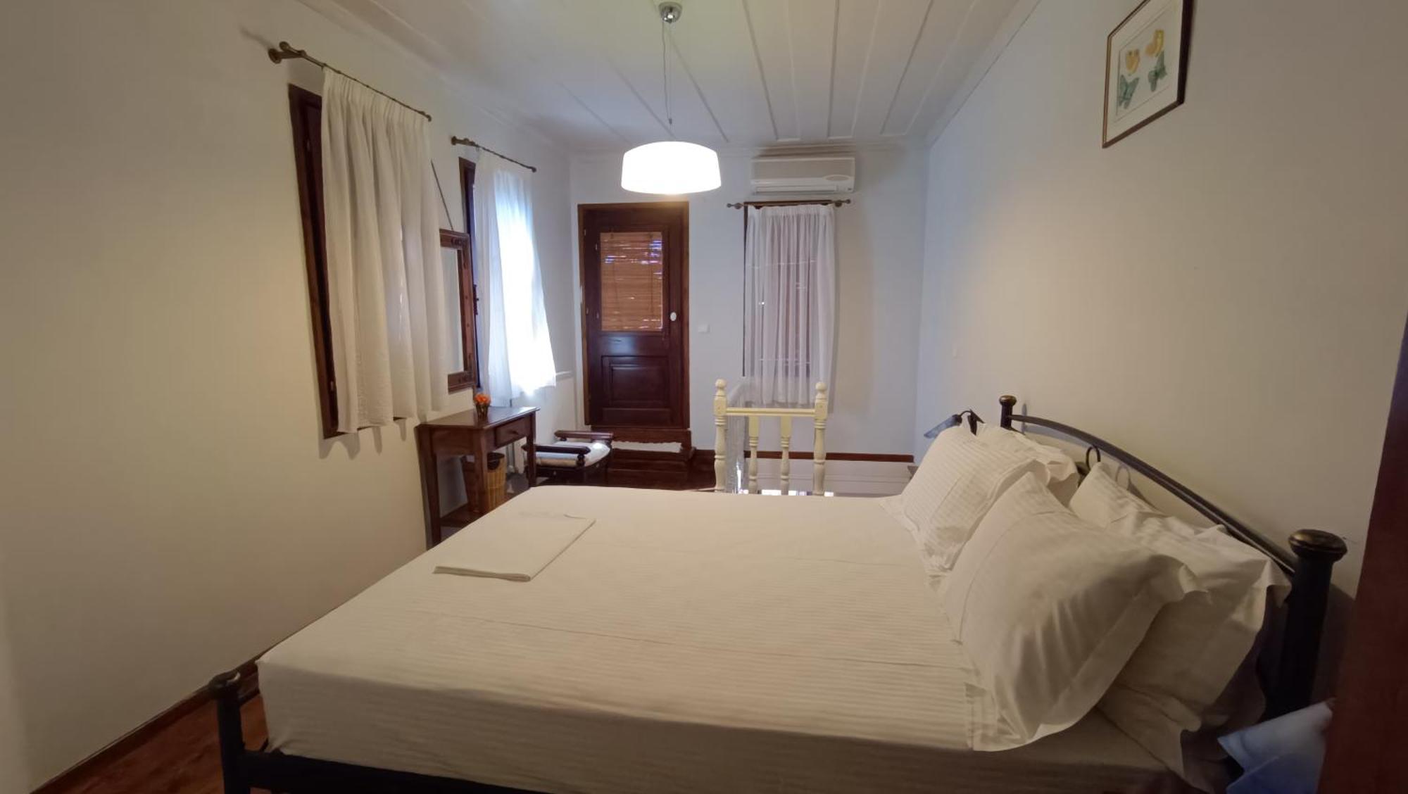 Lesvos Tower House Komninos Sigrion Bagian luar foto